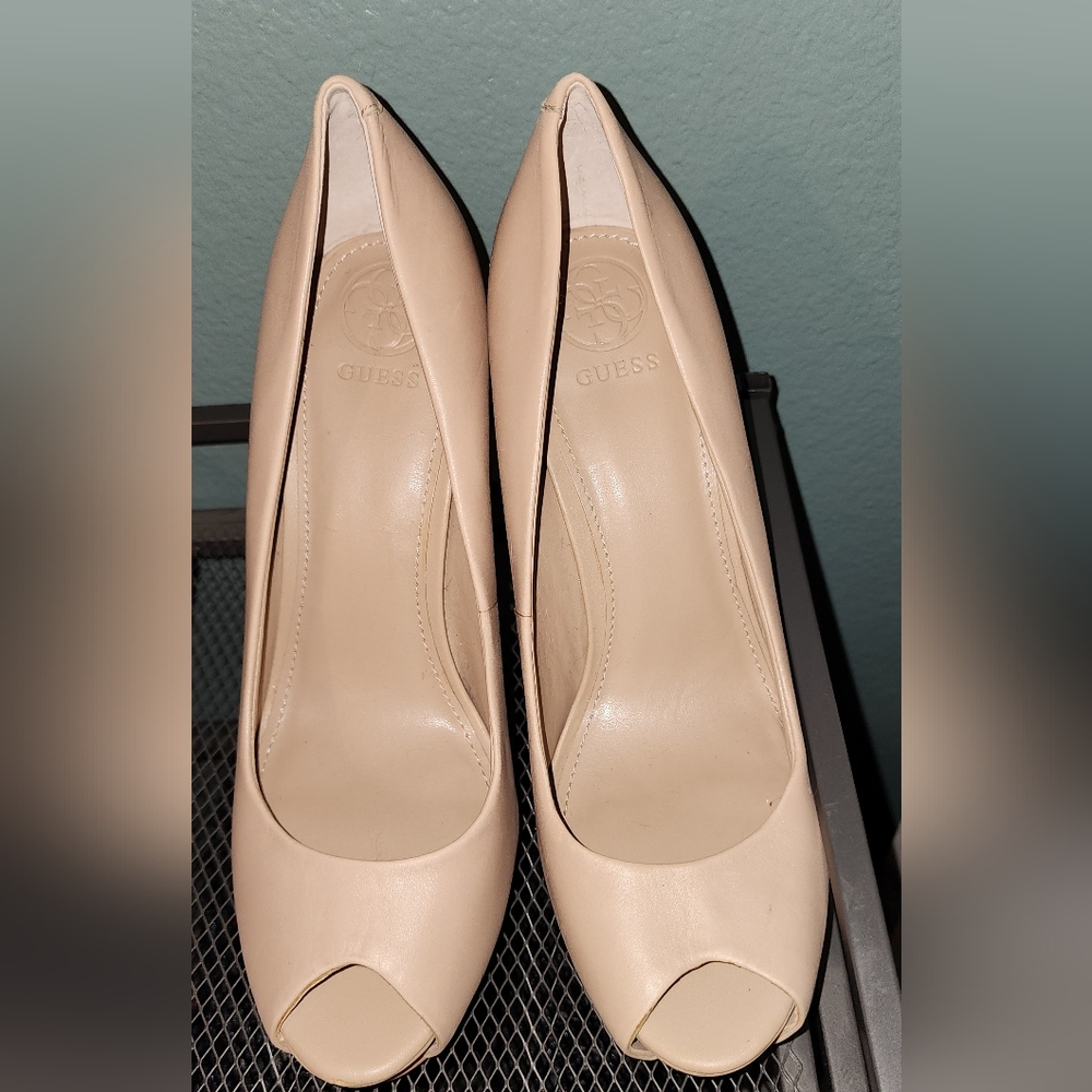 Women's Guess Peep Toe Heels Size 9